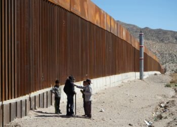 Gobierno de México implementa el programa «México te abraza» para la atención a migrantes mexicanos